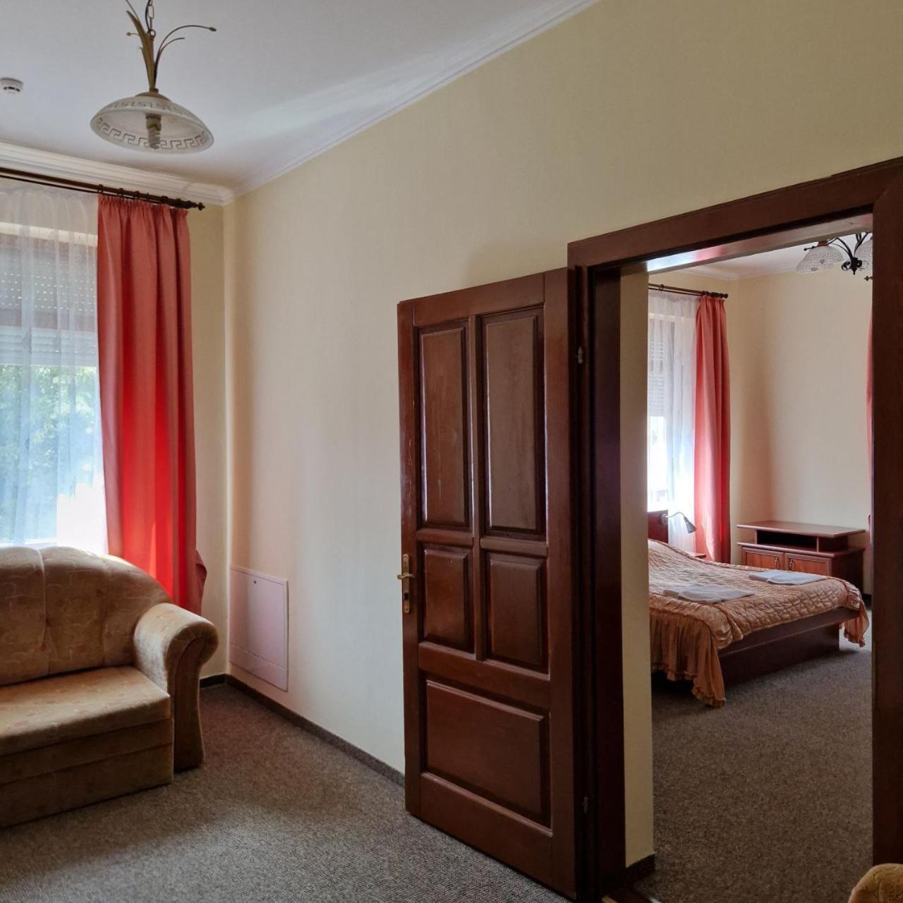 Hotel Helikon Yanoshi المظهر الخارجي الصورة